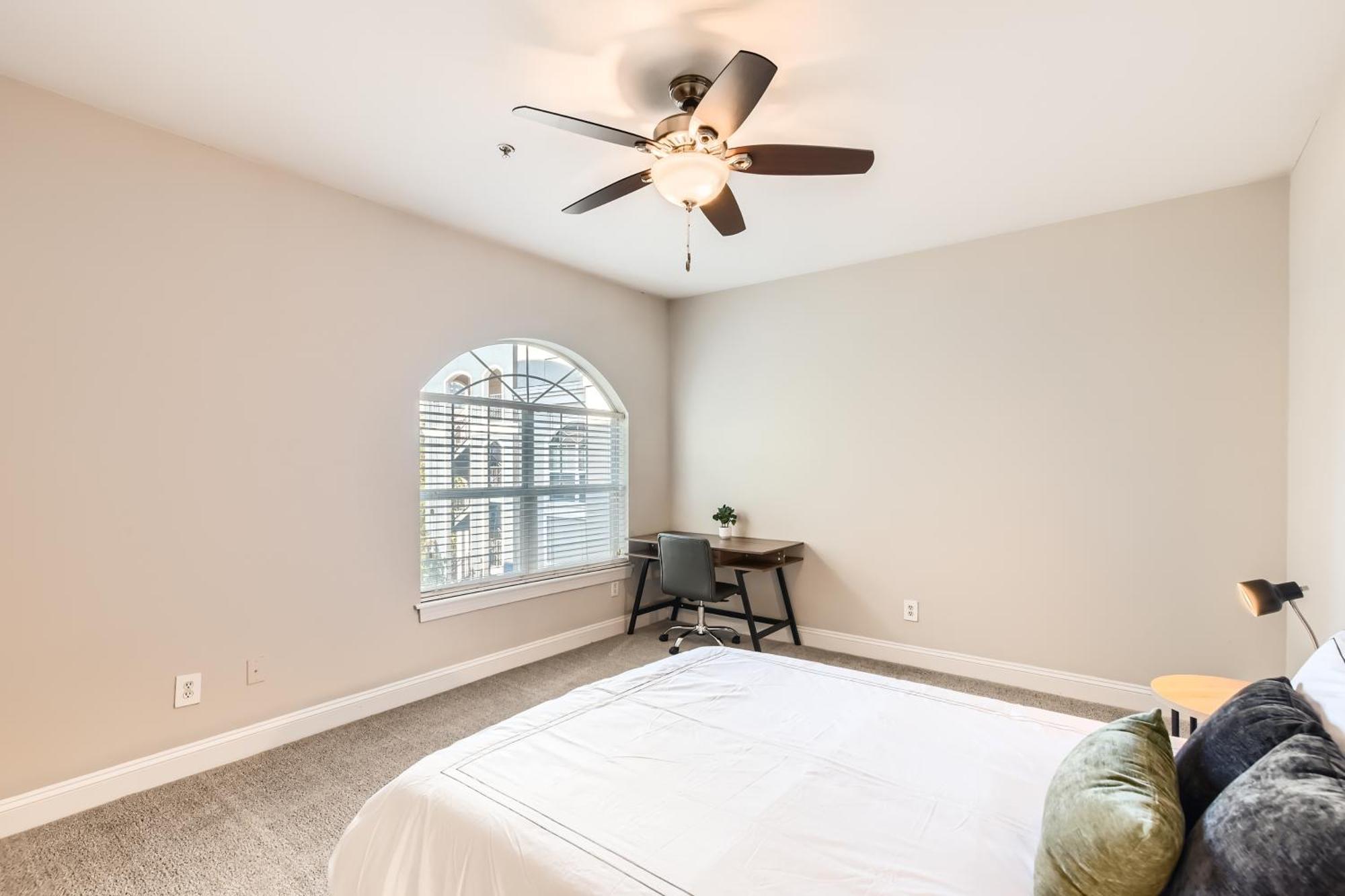 Apartment Crest At Midtown 1525 L 2 Bedroom 2 Bath