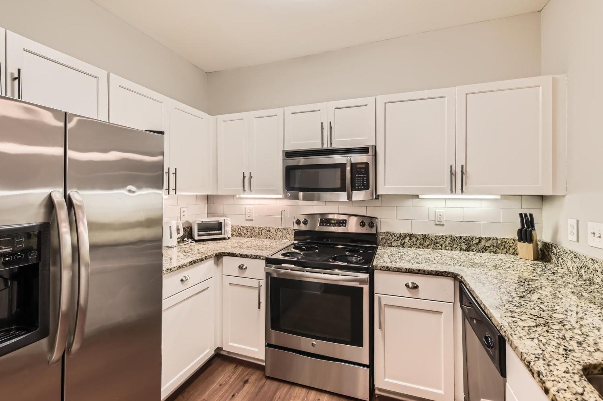 Crest At Midtown 1525 L 2 Bedroom 2 Bath * Atlanta