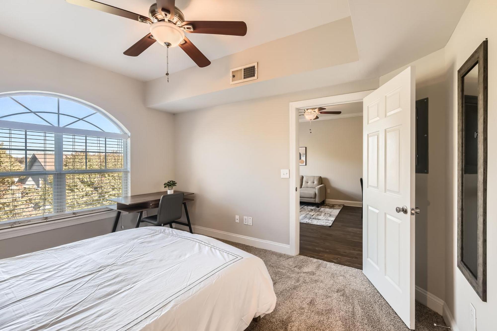 Crest At Midtown 1413 L 1 Bedroom 1 Bathroom Atlanta