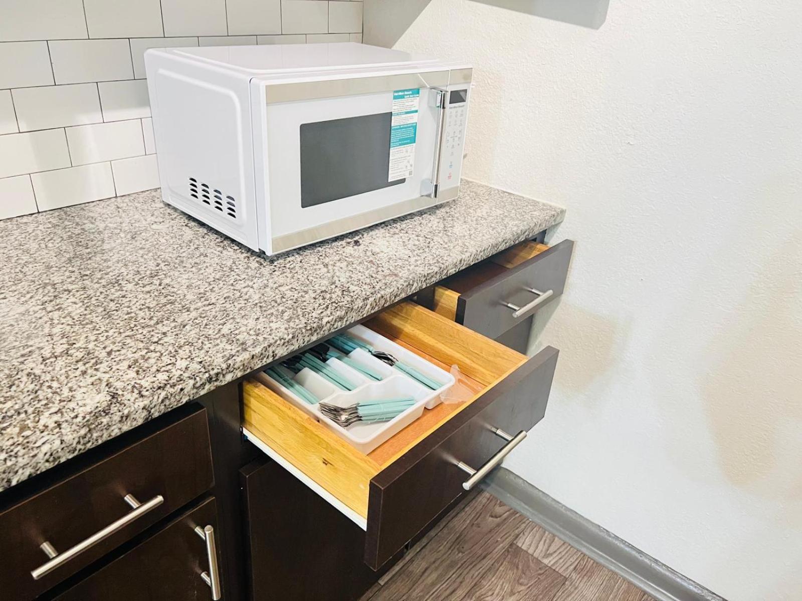 Entire Cozy 2-bedroom In *