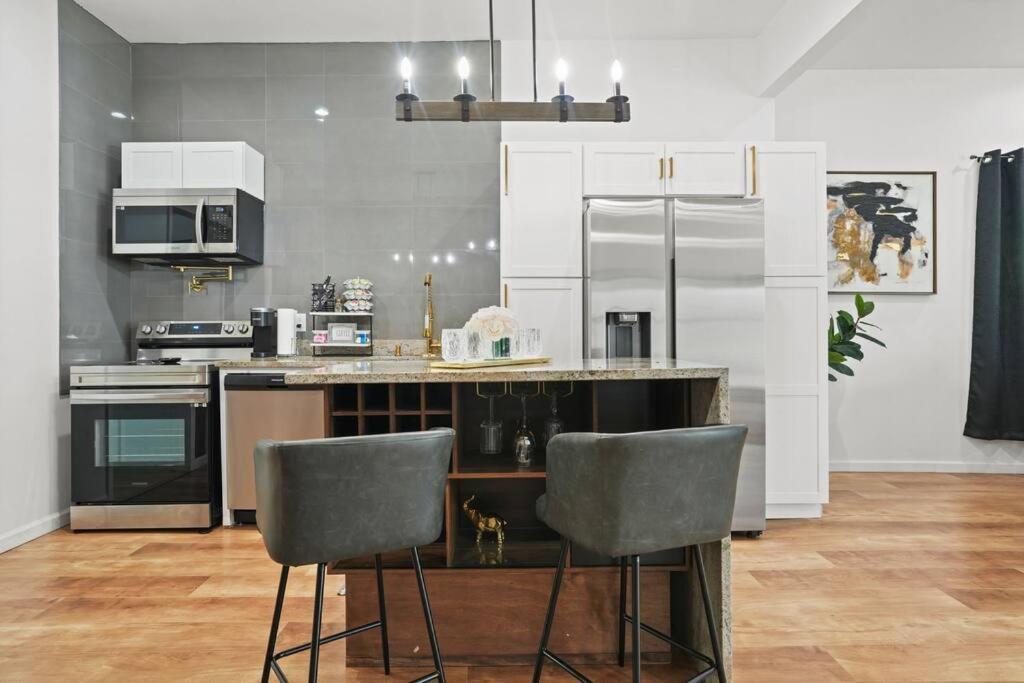 The Black Bungalow-mins To Mercedes Benz Stadium Holiday home *
