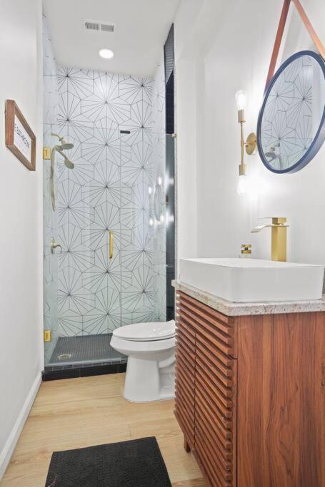 The Black Bungalow-mins To Mercedes Benz Stadium * Atlanta