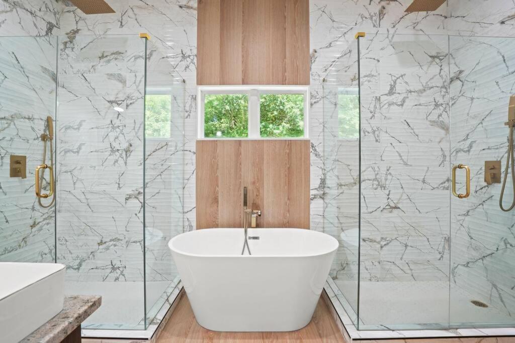 The Black Bungalow-mins To Mercedes Benz Stadium * Atlanta
