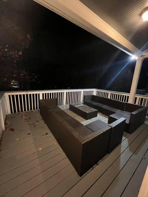 Spacious Gorgeous 3bd With Large Deck Close To Everything Atlanta