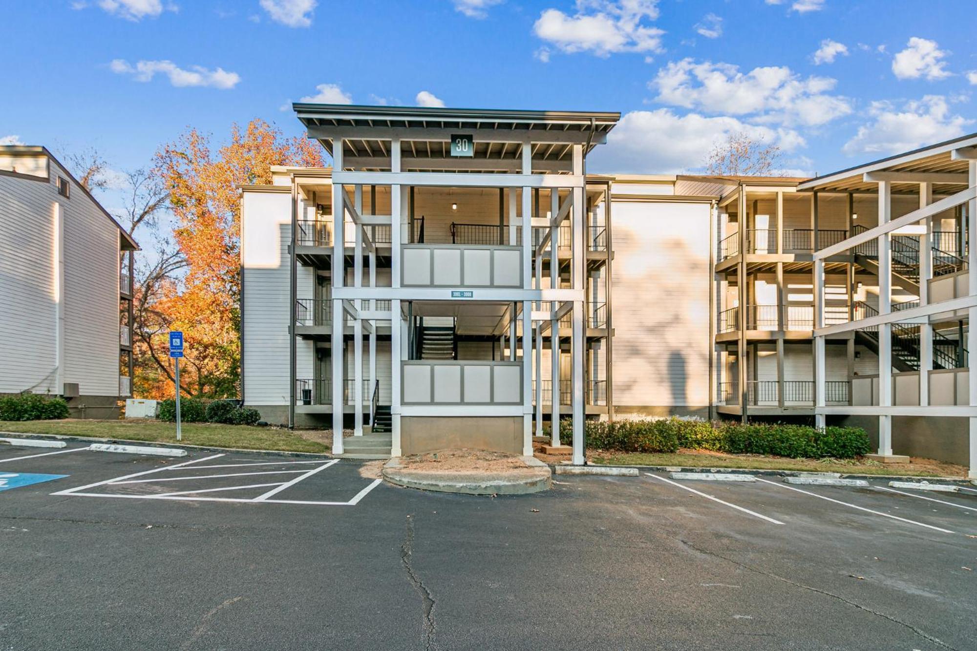 Halsten At Vinings 3006 Spacious 1 Bed 1 Bath Apartment *