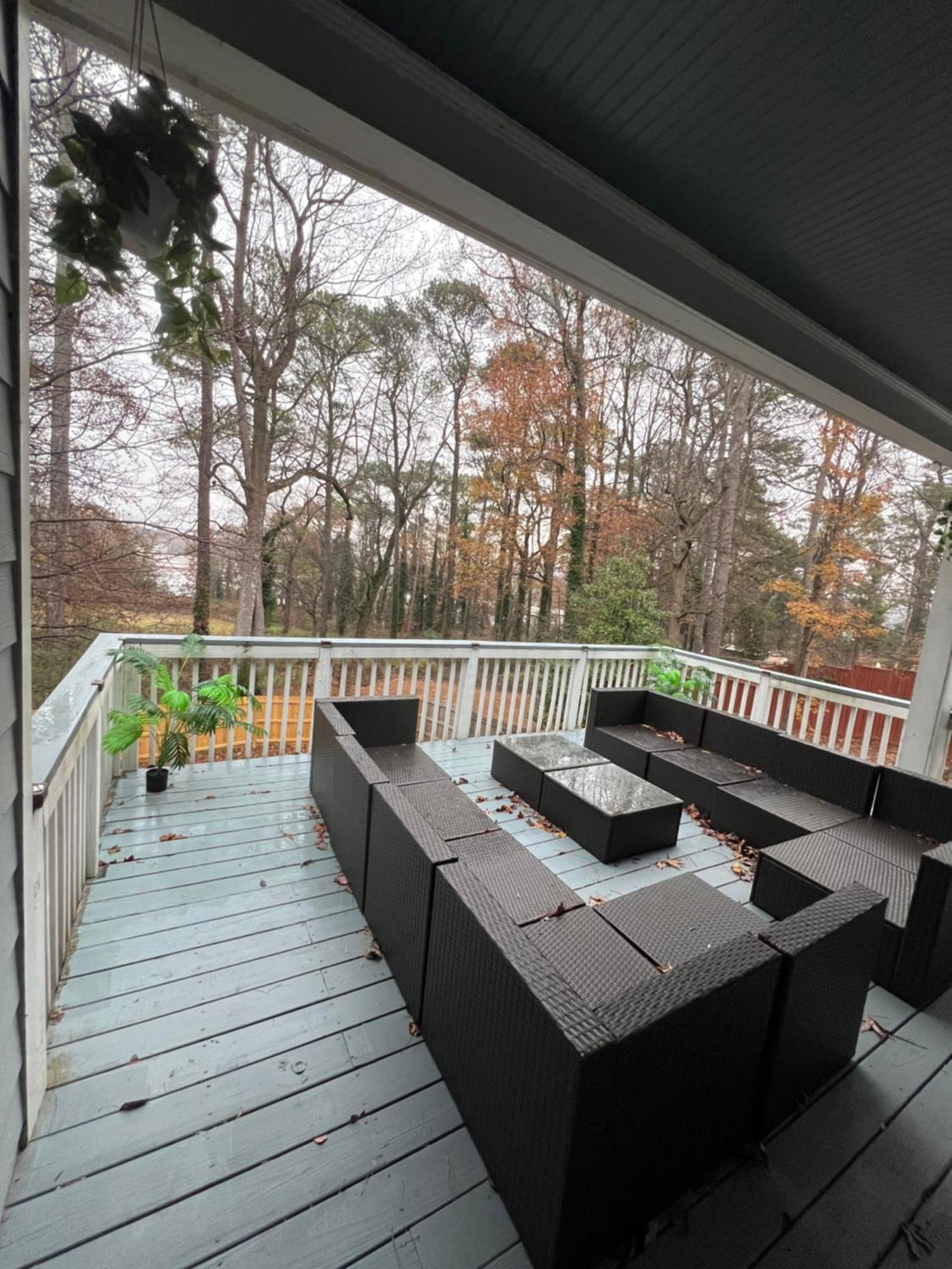 Spacious Gorgeous 3bd With Large Deck Close To Everything Holiday home