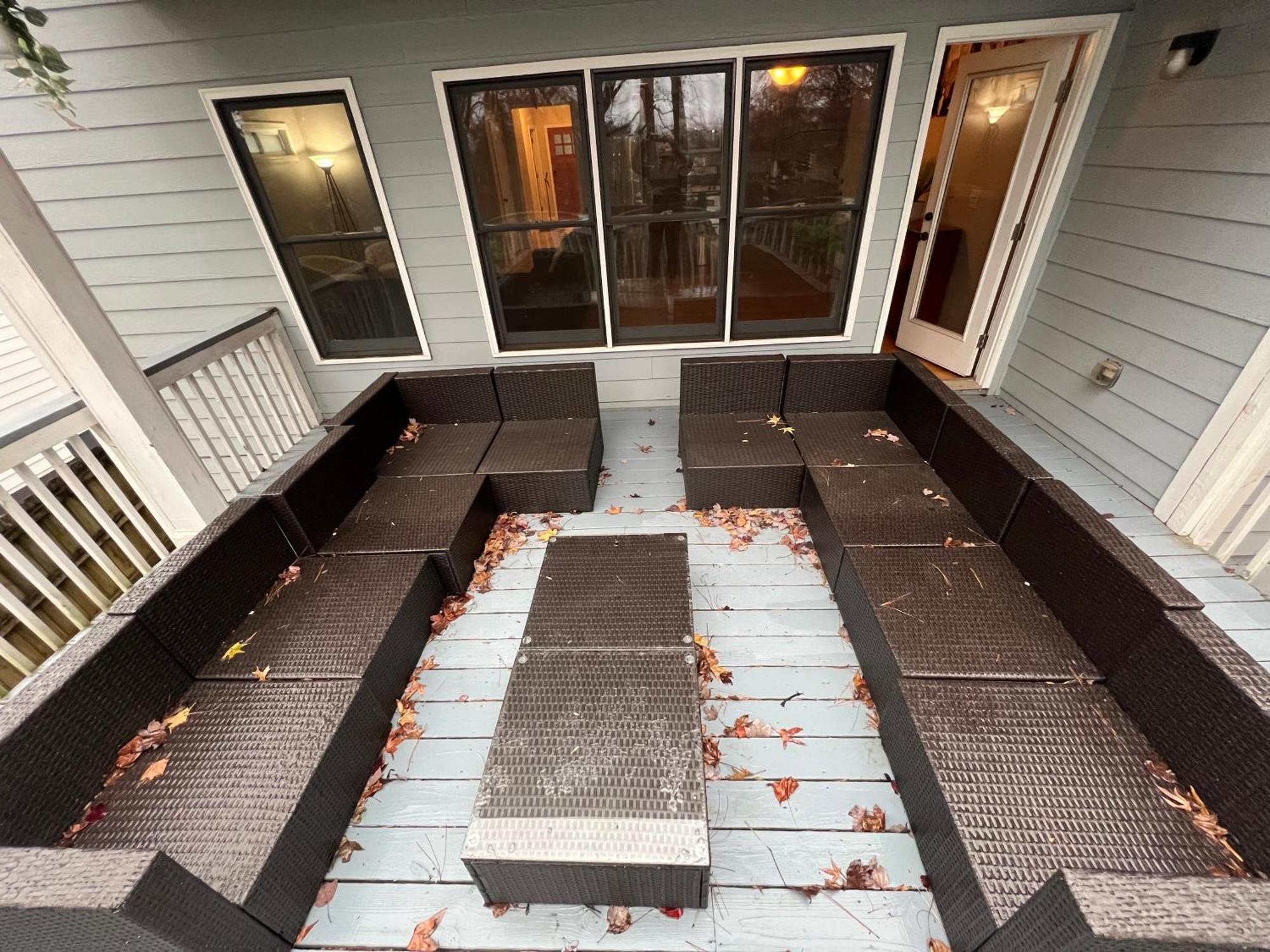 Spacious Gorgeous 3bd With Large Deck Close To Everything Holiday home