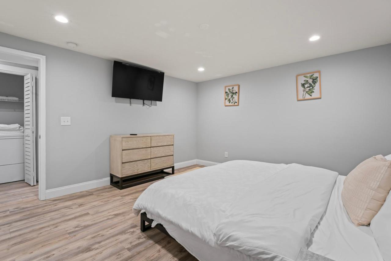 Luxurious 4br-4ba Private Duplex In Atl Holiday home Atlanta