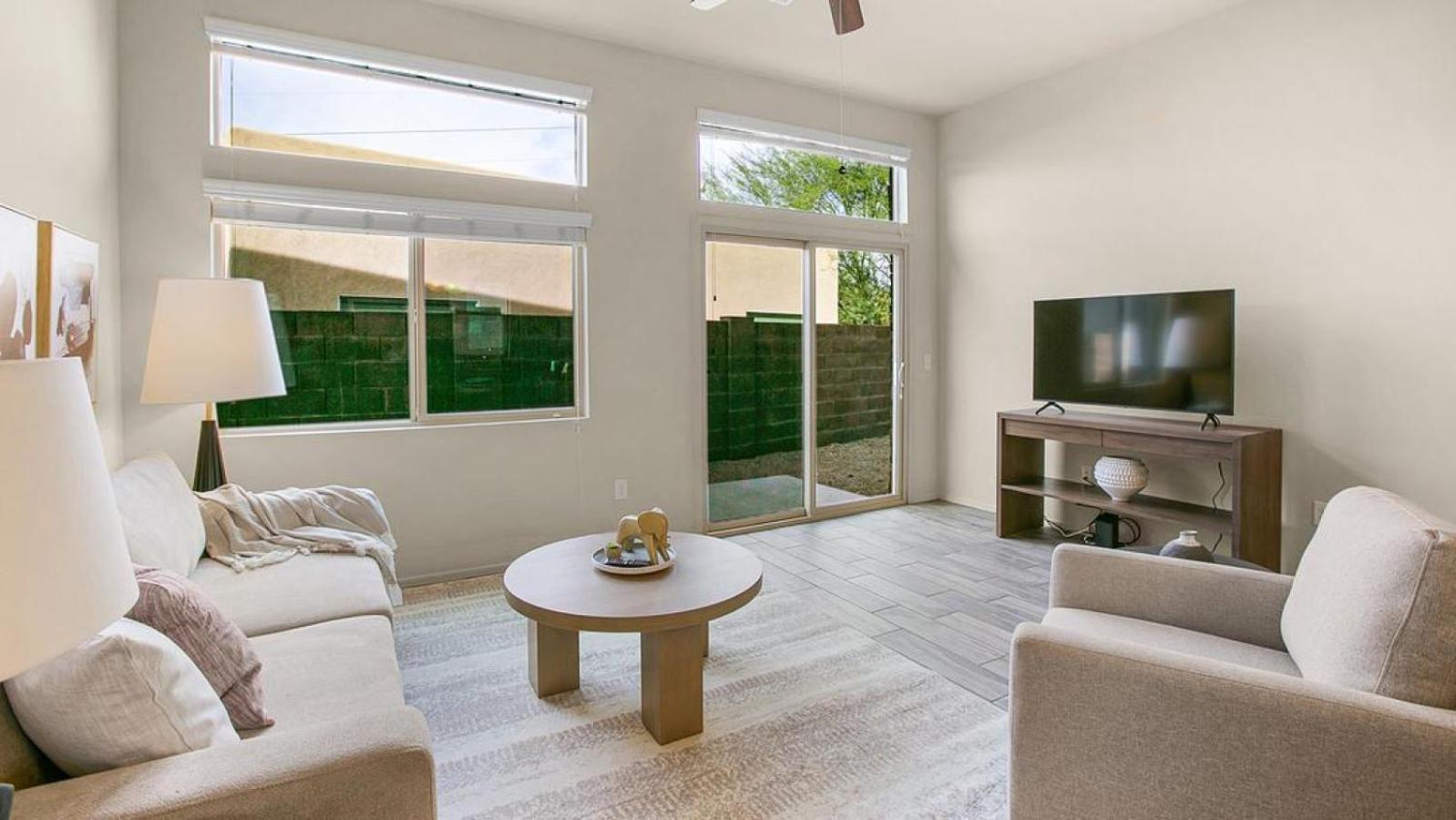 Apartment Landing At Monroe Place - 1 Bedroom In Direct Placeholder Neighborhood