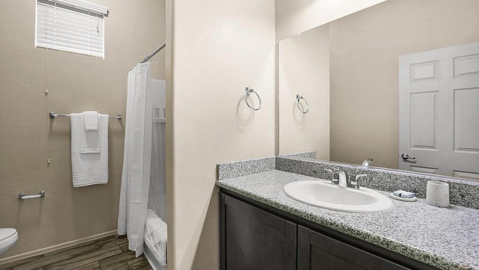 Landing At Monroe Place - 1 Bedroom In Direct Placeholder Neighborhood Apartment *