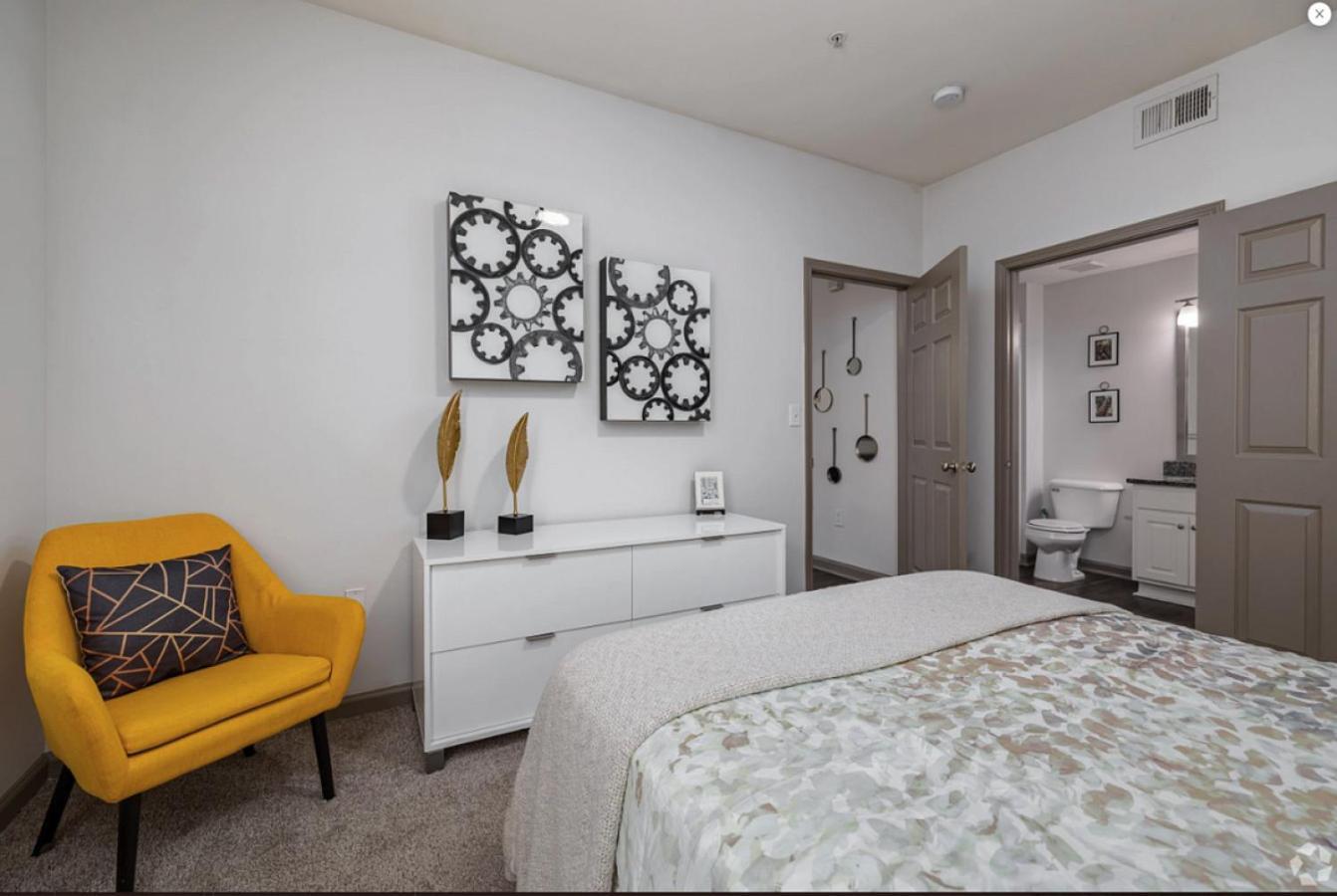 Apartment Landing At Monroe Place - 1 Bedroom In Direct Placeholder Neighborhood