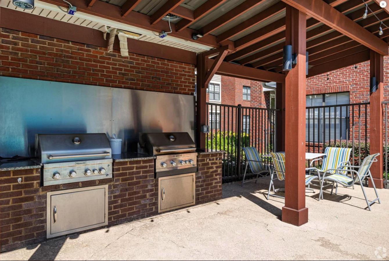 Apartment Landing At Monroe Place - 1 Bedroom In Direct Placeholder Neighborhood