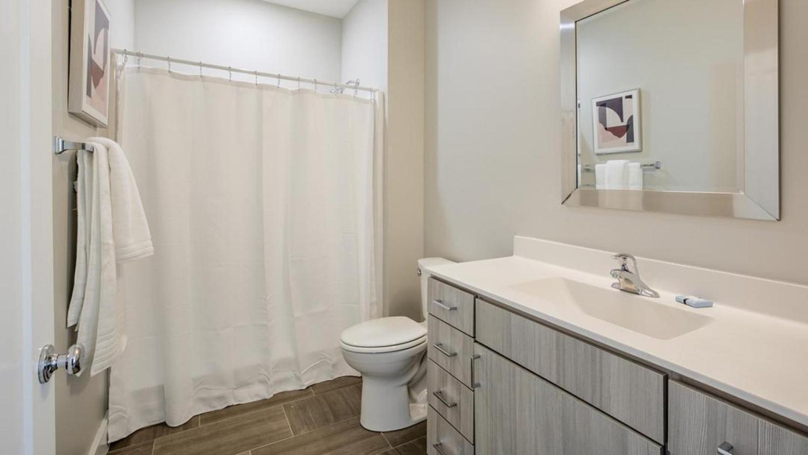 Landing At The Brady - 2 Bedrooms In Park Apartment