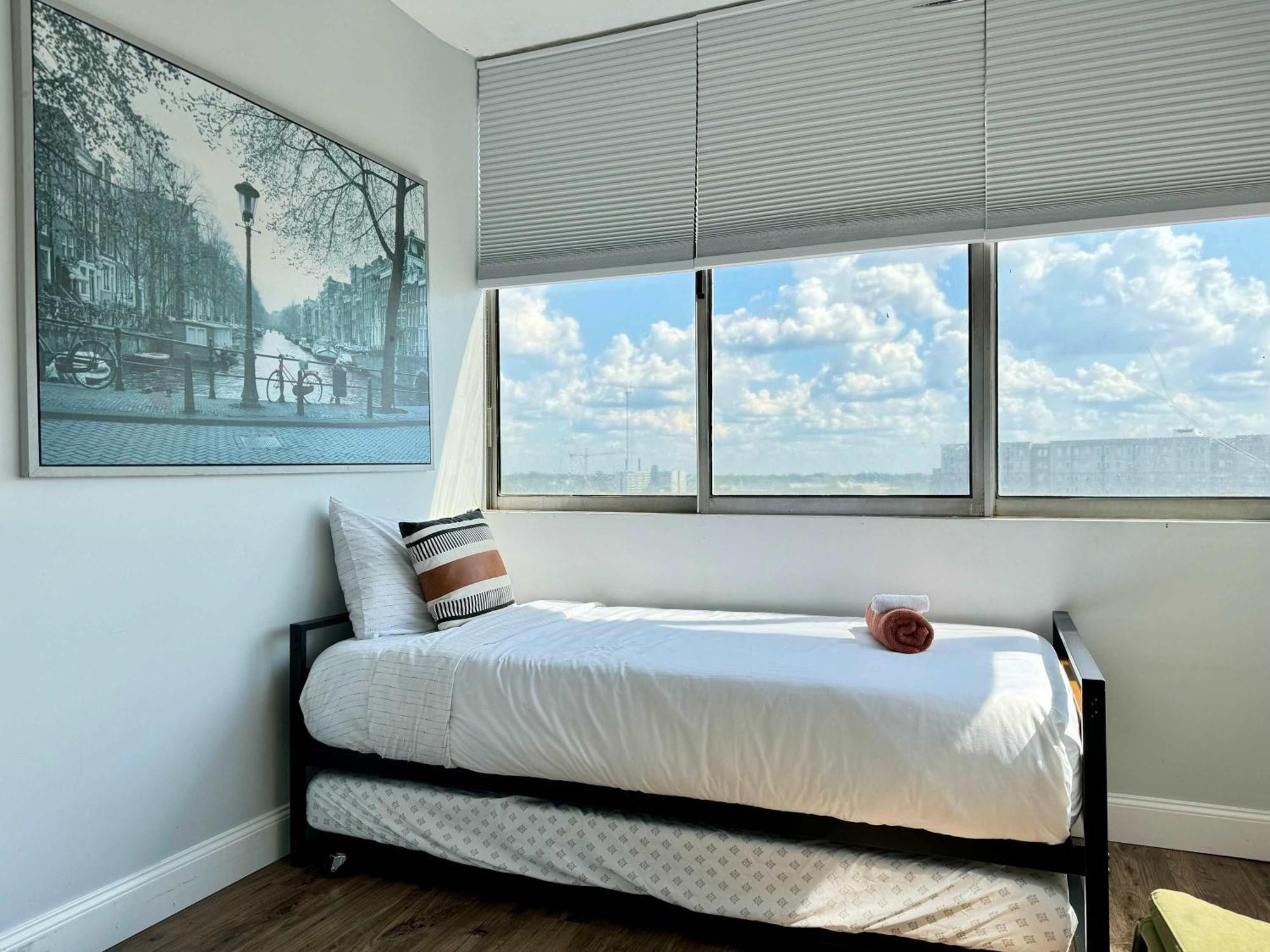 Apartment View 16th Floor 2 Bath Free Parking Lm1607