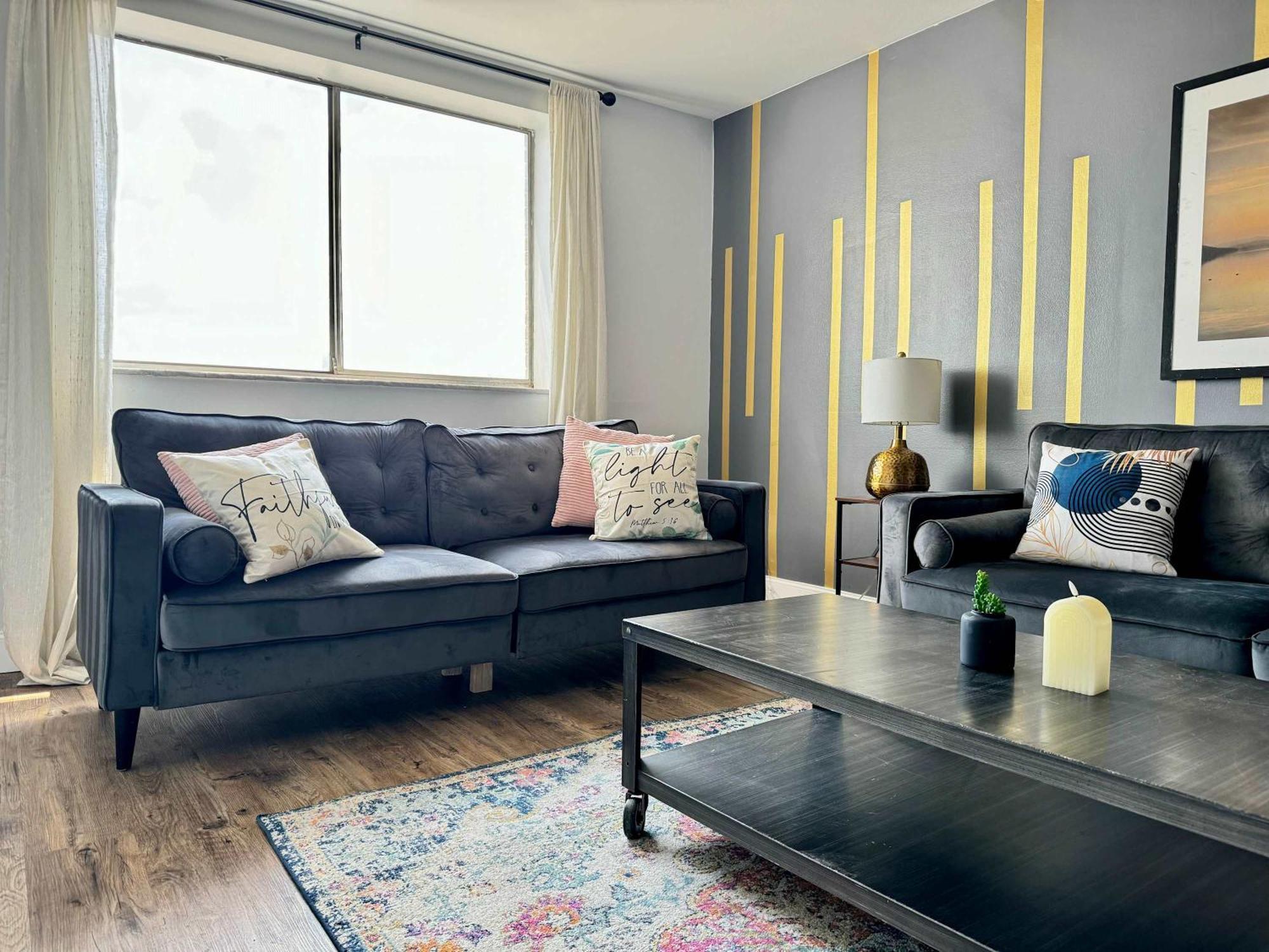 Apartment View 16th Floor 2 Bath Free Parking Lm1607 *