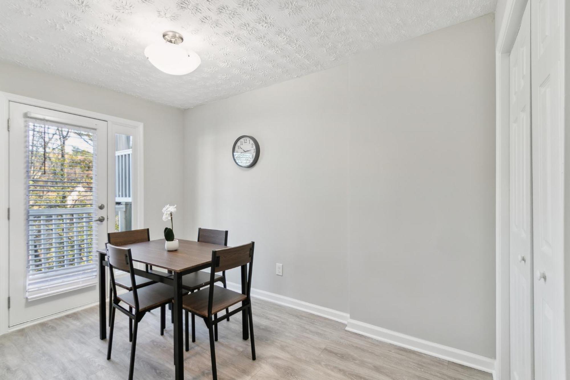 Apartment Halsten At Vinings Spacious 2104 L 215 *
