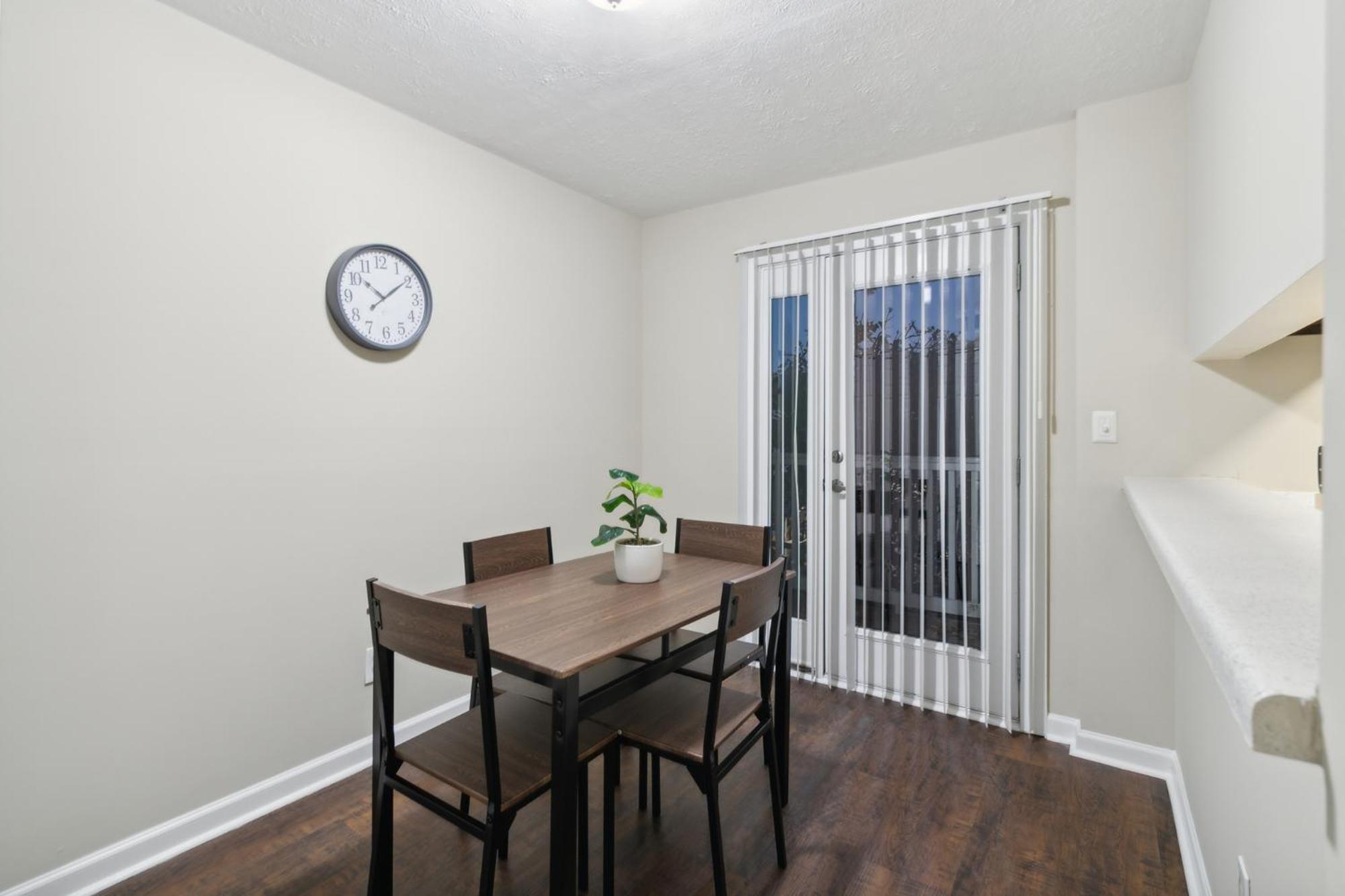 Apartment Halsten At Vinings 1505 L 2 Bed 15 Bath *