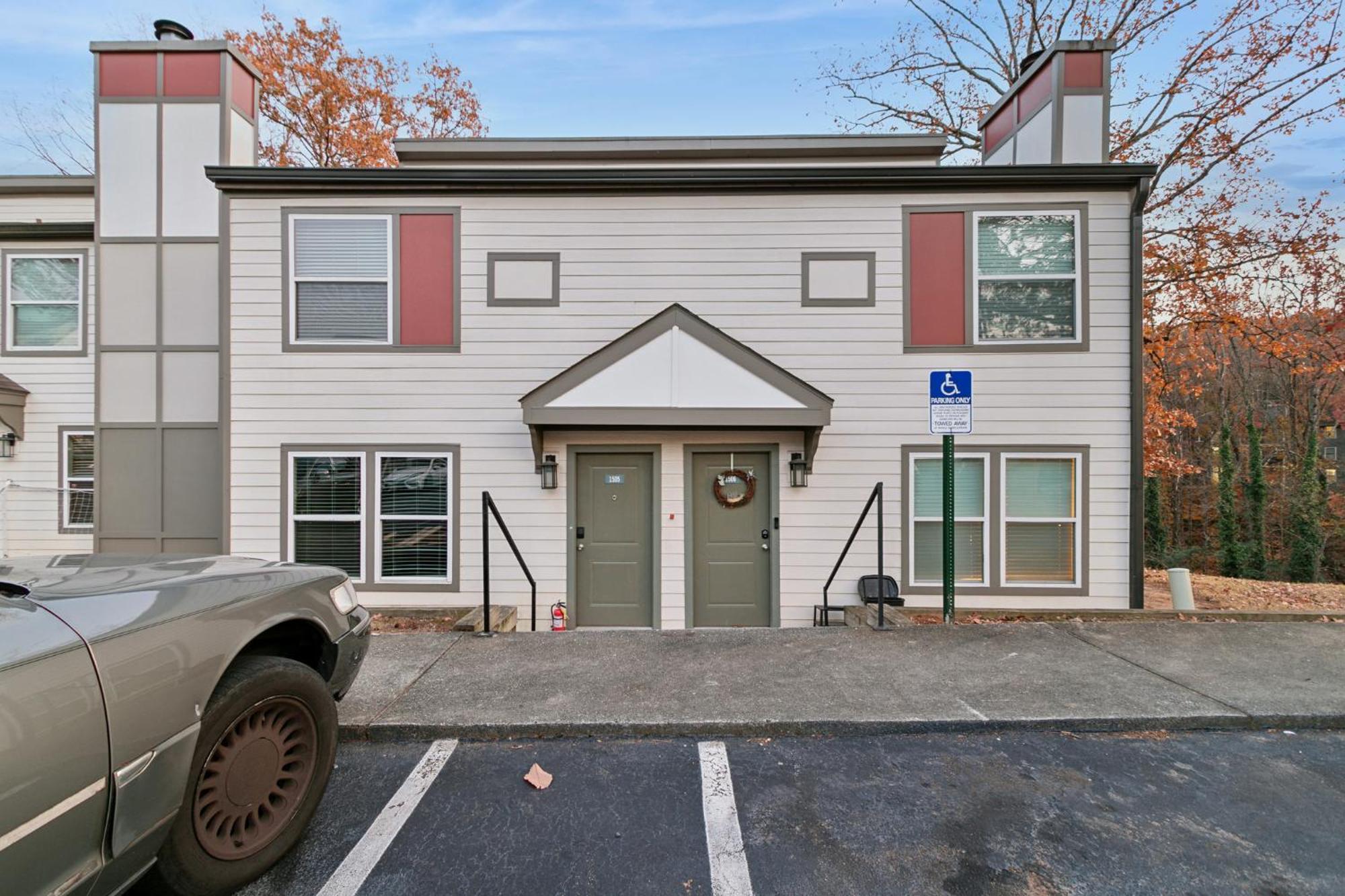 Apartment Halsten At Vinings 1505 L 2 Bed 15 Bath Atlanta