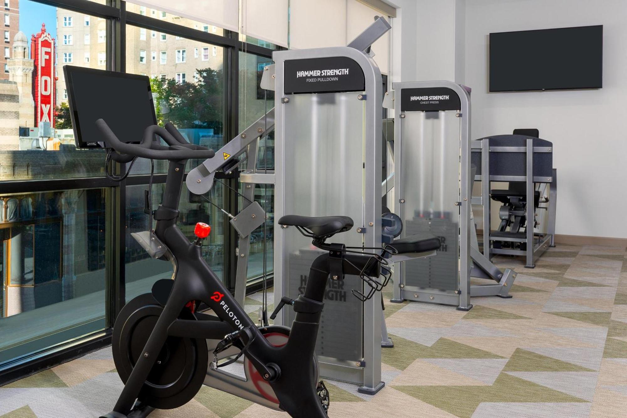 Courtyard By Marriott Midtown Hotel 3*