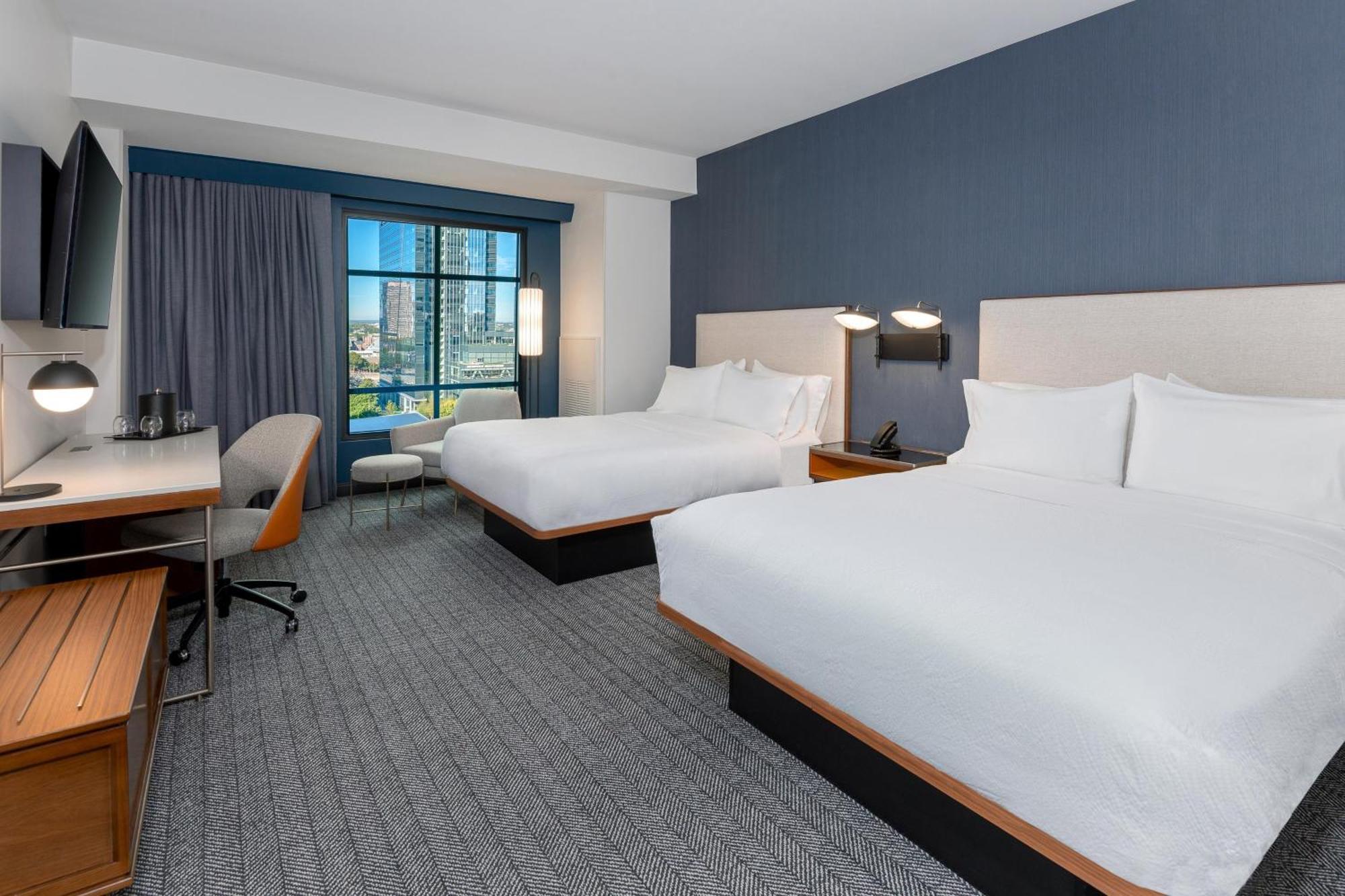 Courtyard By Marriott Midtown