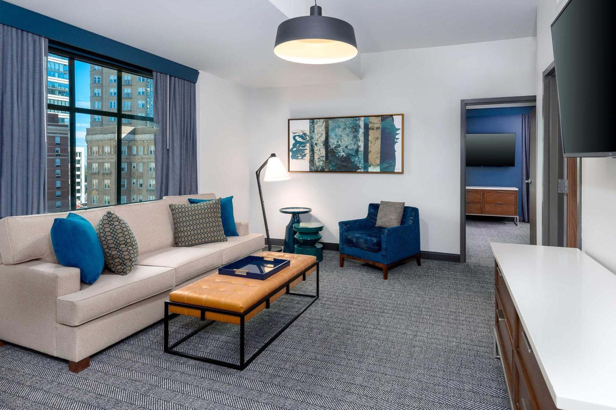 Courtyard By Marriott Midtown Hotel 3*