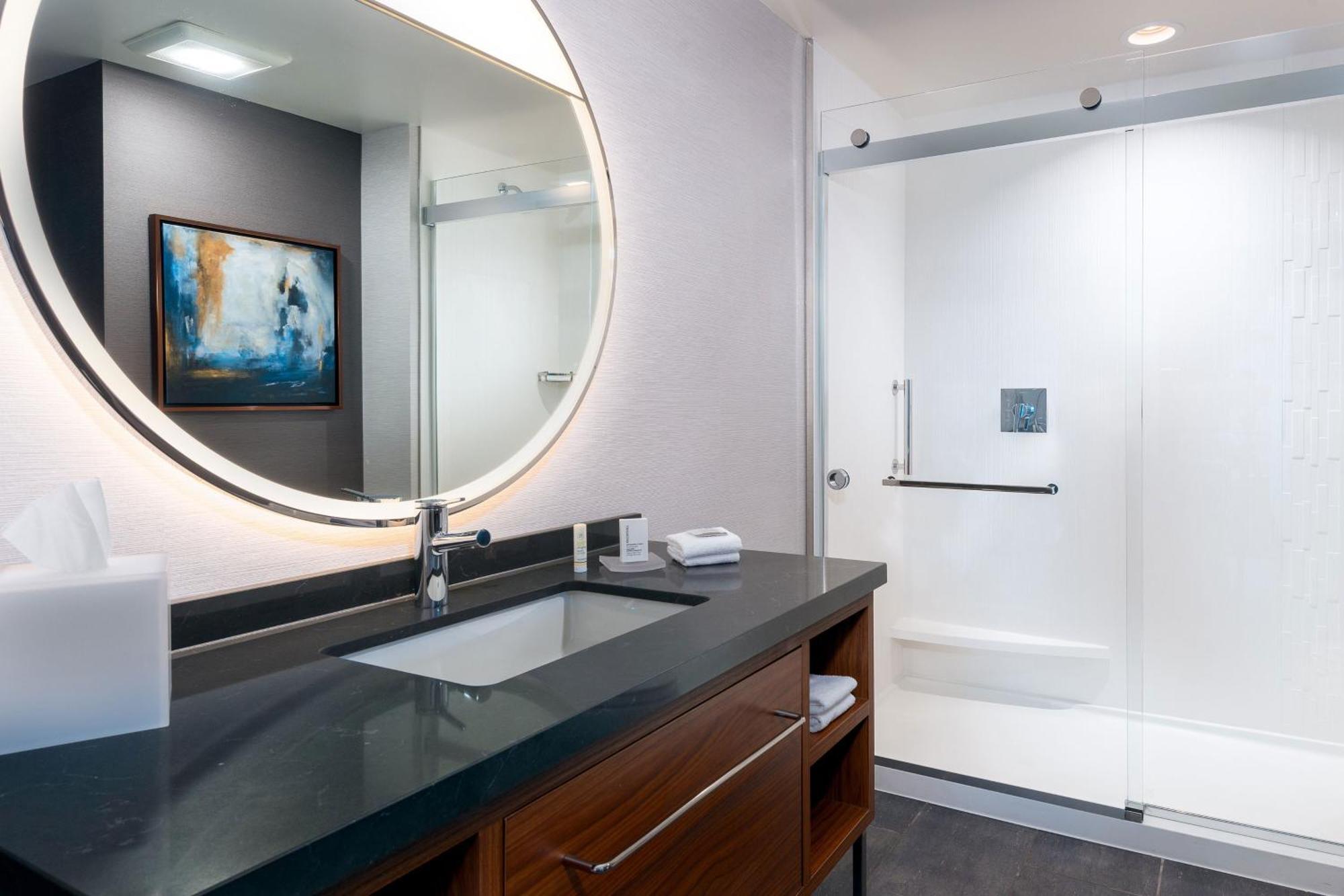 Hotel Courtyard By Marriott Midtown 3*