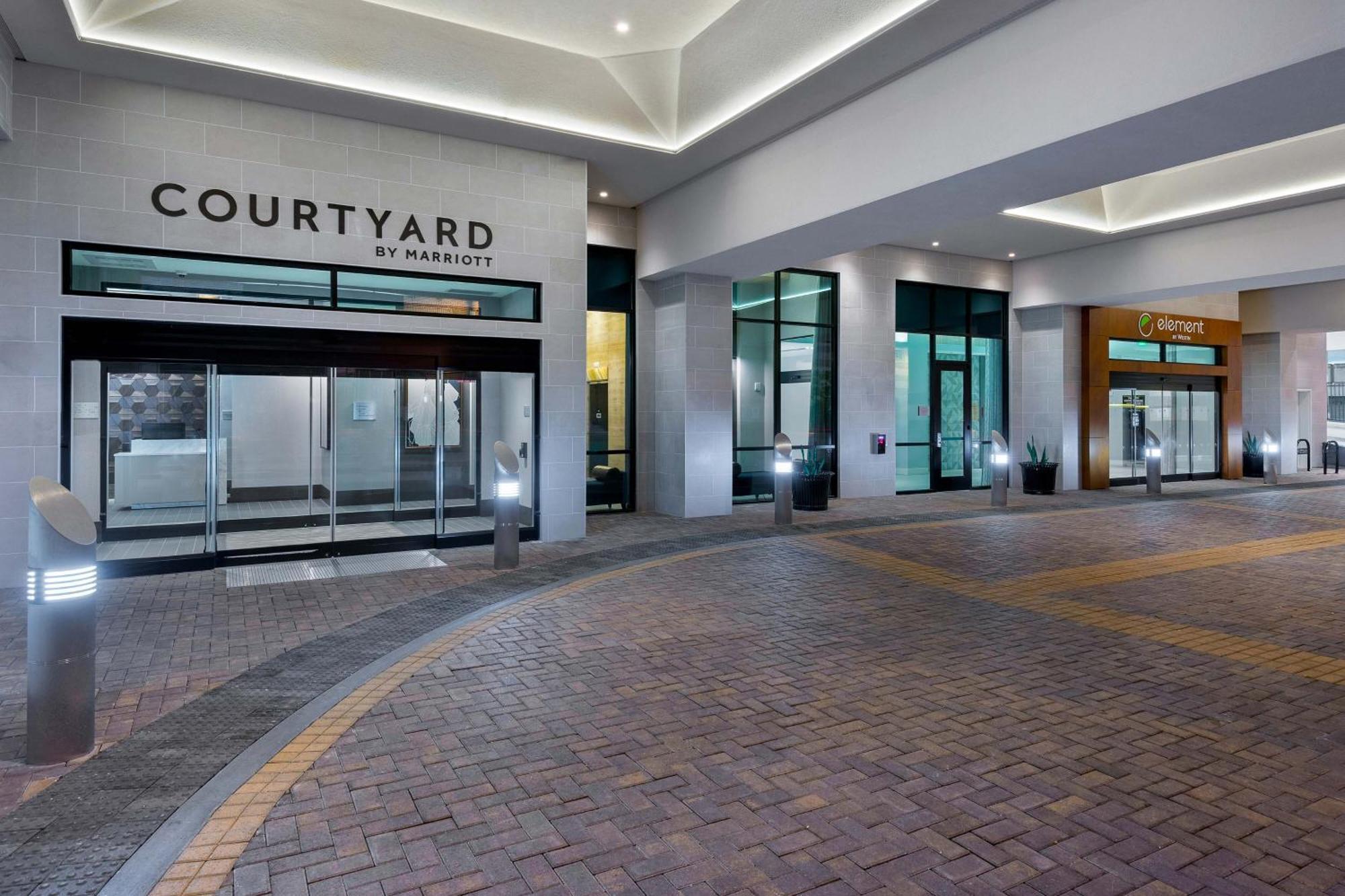 Courtyard By Marriott Midtown 3*