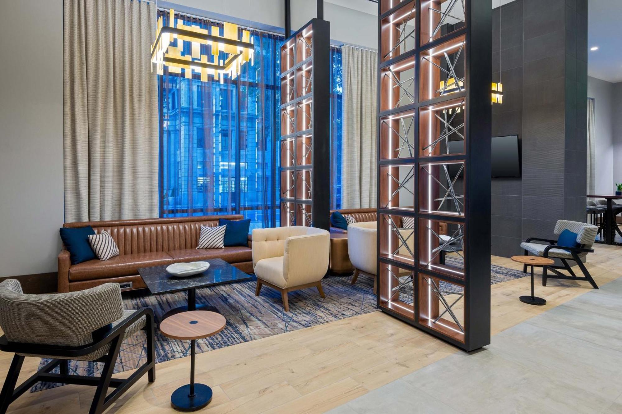 Courtyard By Marriott Midtown Atlanta