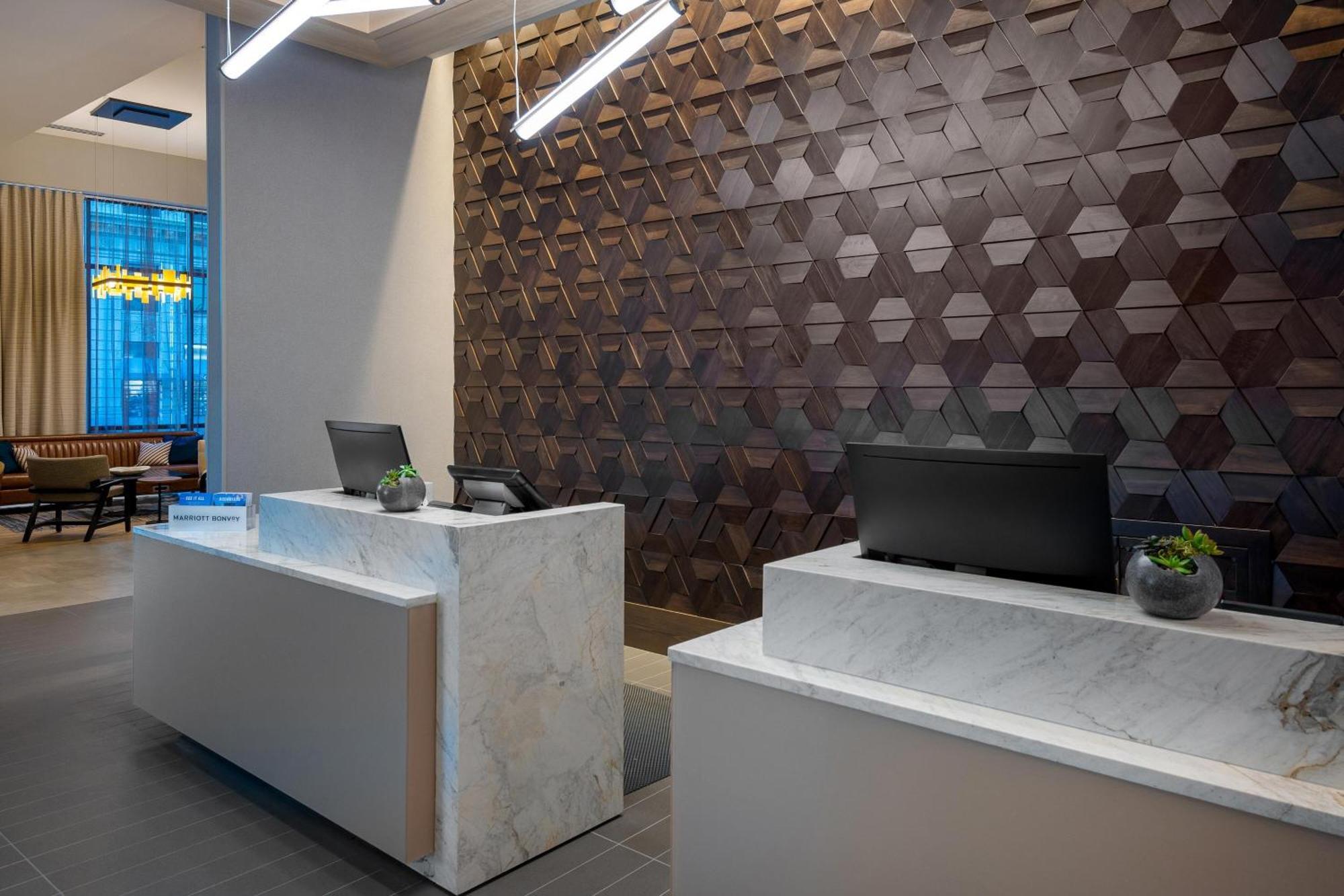 Courtyard By Marriott Midtown Hotel Atlanta