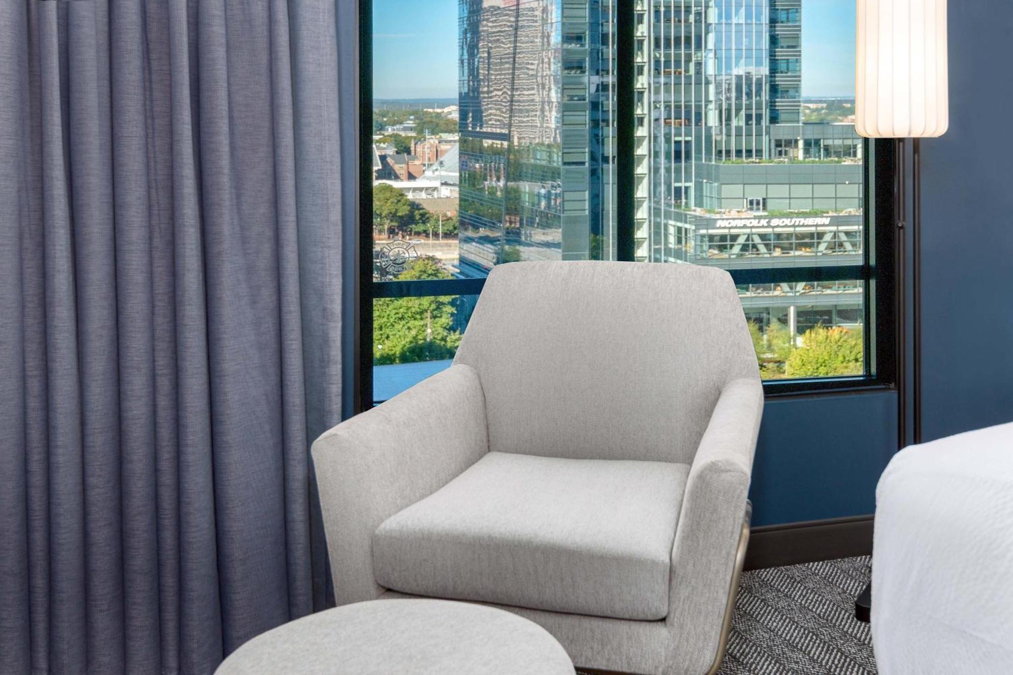 Courtyard By Marriott Midtown 3*