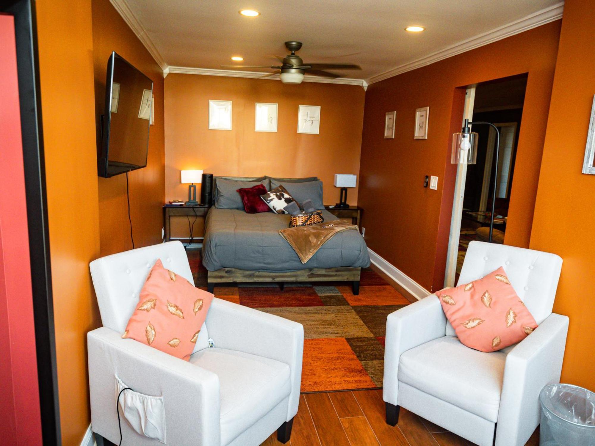 Perfect Dtwn 2 Bed W Cali King Bed And Gym