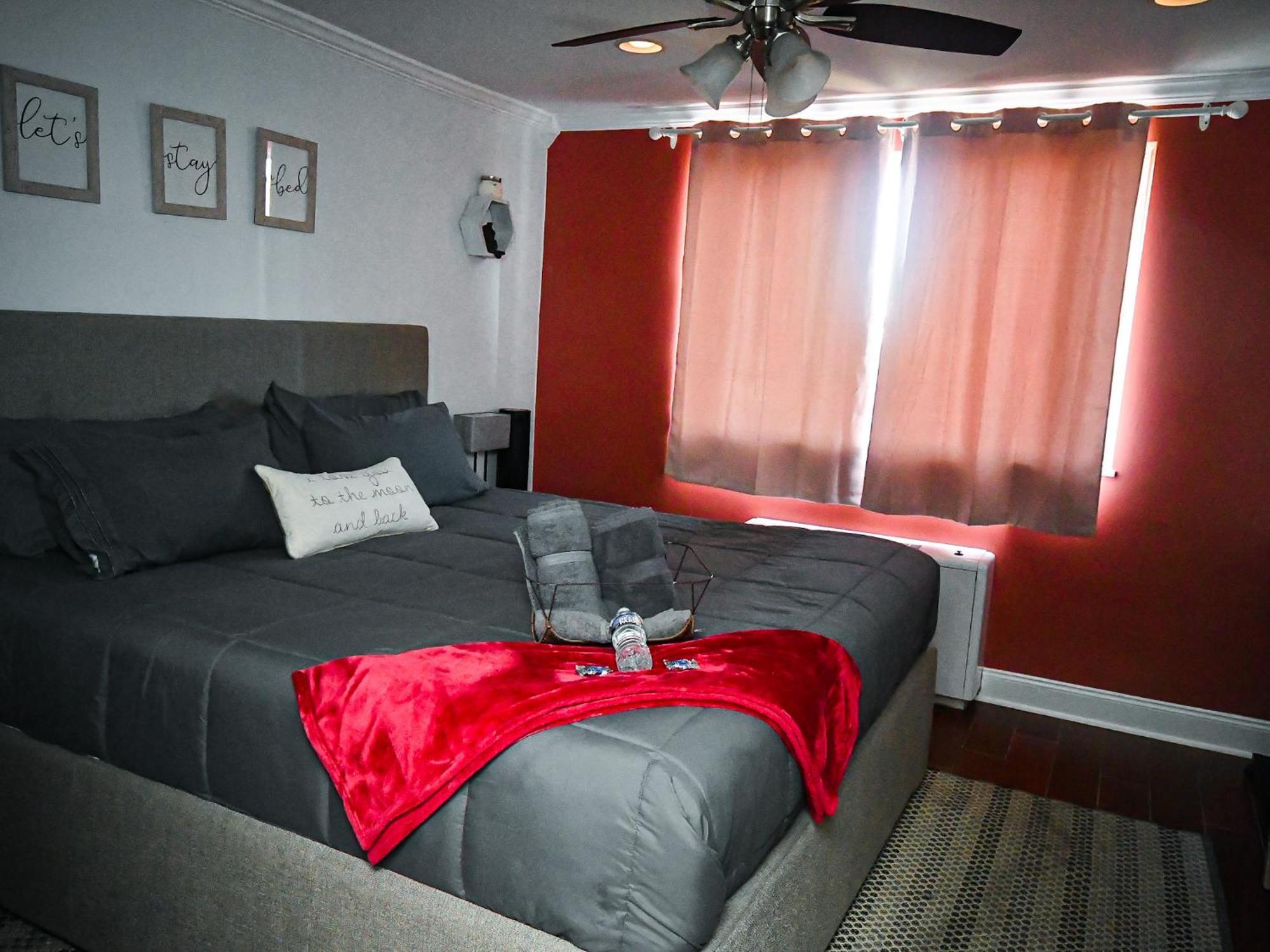 Perfect Dtwn 2 Bed W Cali King Bed And Gym