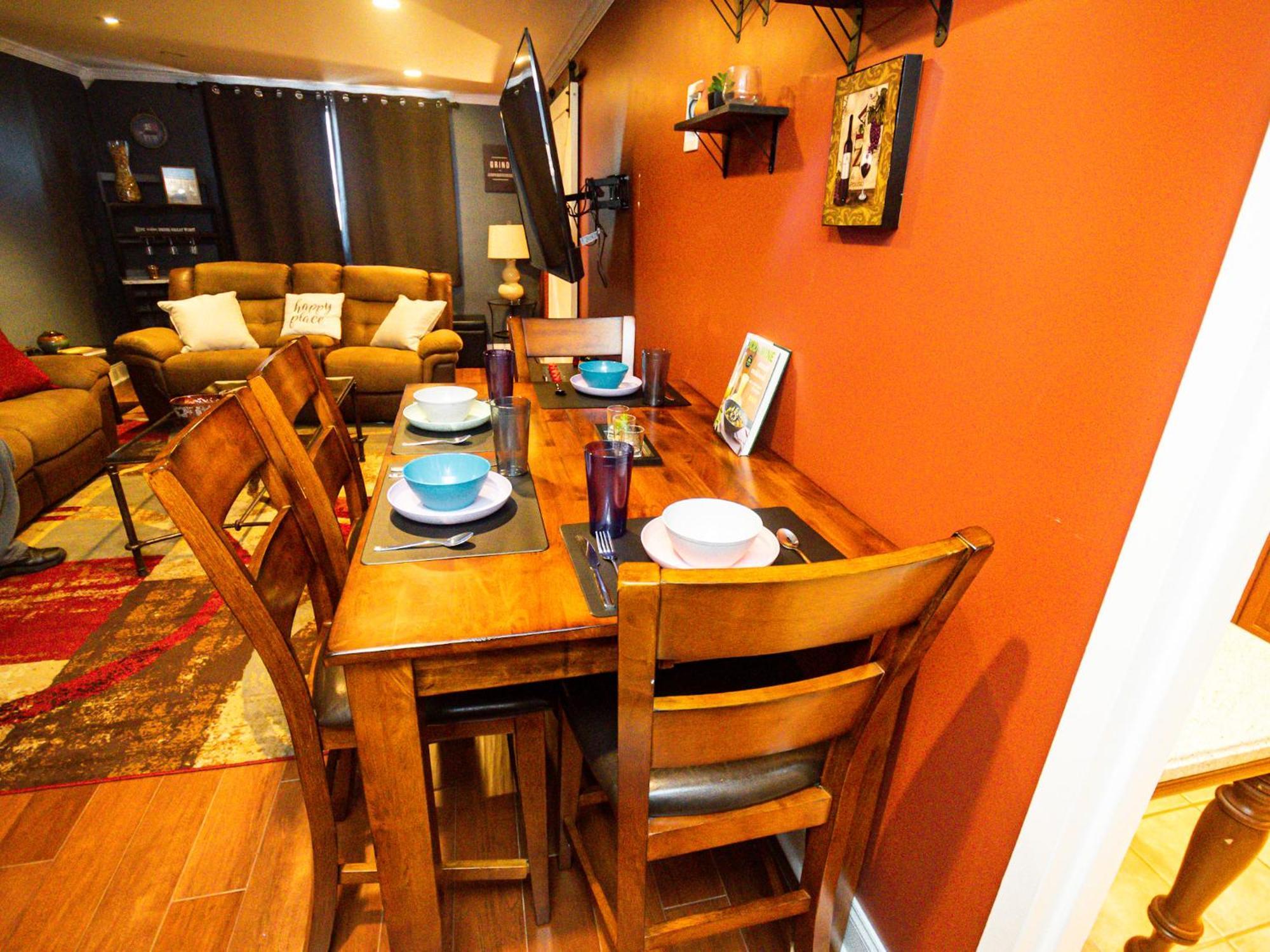 Perfect Dtwn 2 Bed W Cali King Bed And Gym Apartment