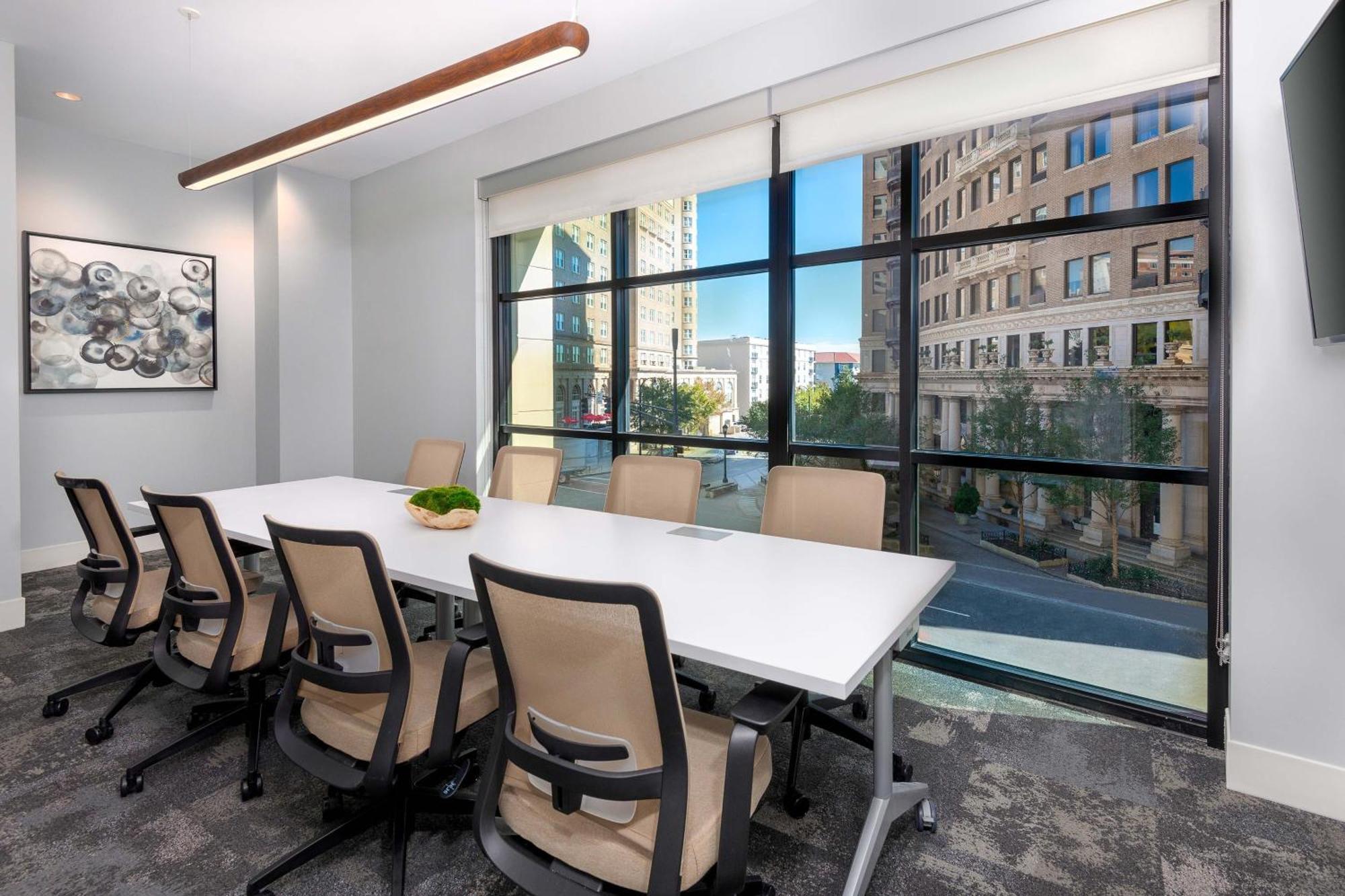 Element Midtown Hotel 3*