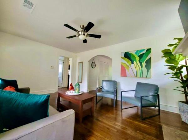 Holiday home Exquisite 4bedroom Home-sleep 14 *