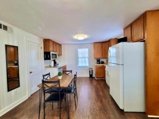 Exquisite 4bedroom Home-sleep 14 * Atlanta