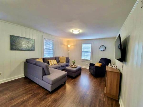 Exquisite 4bedroom Home-sleep 14 Holiday home *