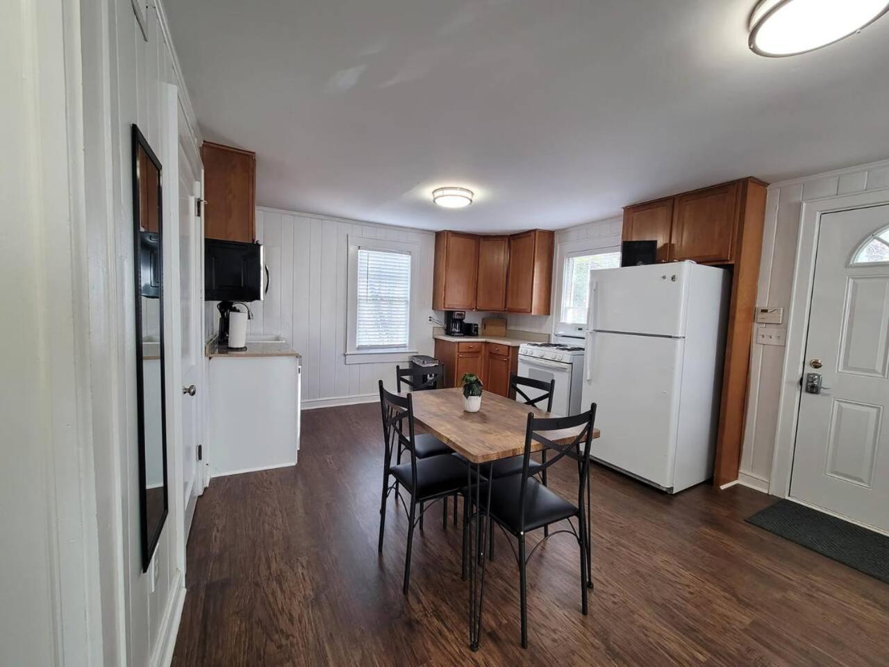 Holiday home Exquisite 4bedroom Home-sleep 14 *