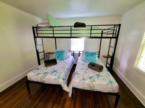 Holiday home Exquisite 4bedroom Home-sleep 14