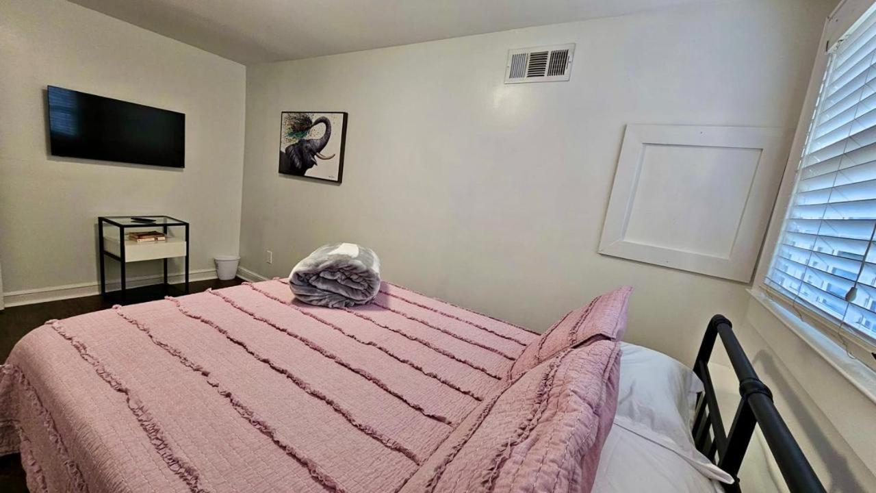 Exquisite 4bedroom Home-sleep 14 Holiday home