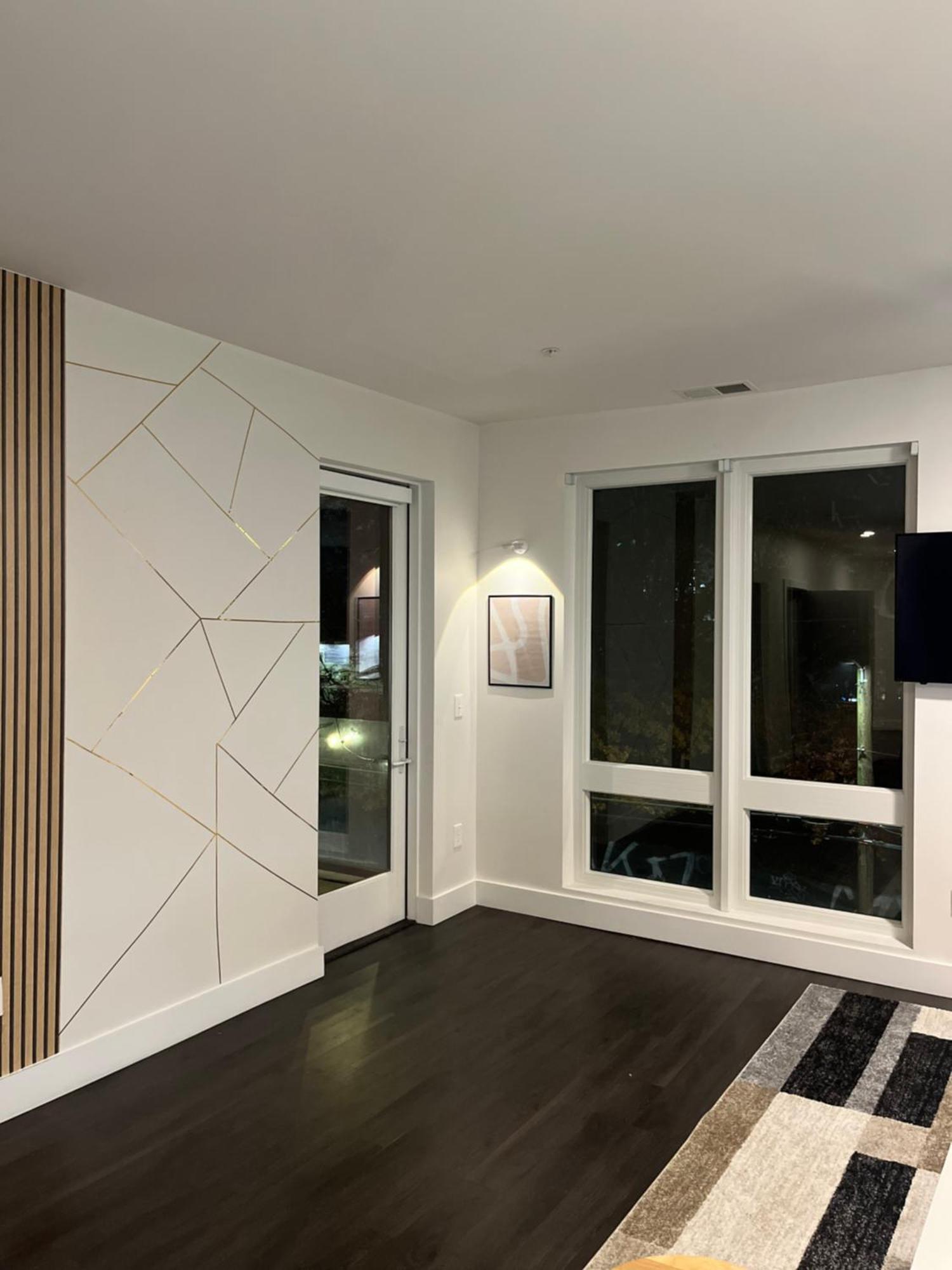 Apartment Midtown Gem Downtown Views, Spacious Balcony, Sleeps 7 *