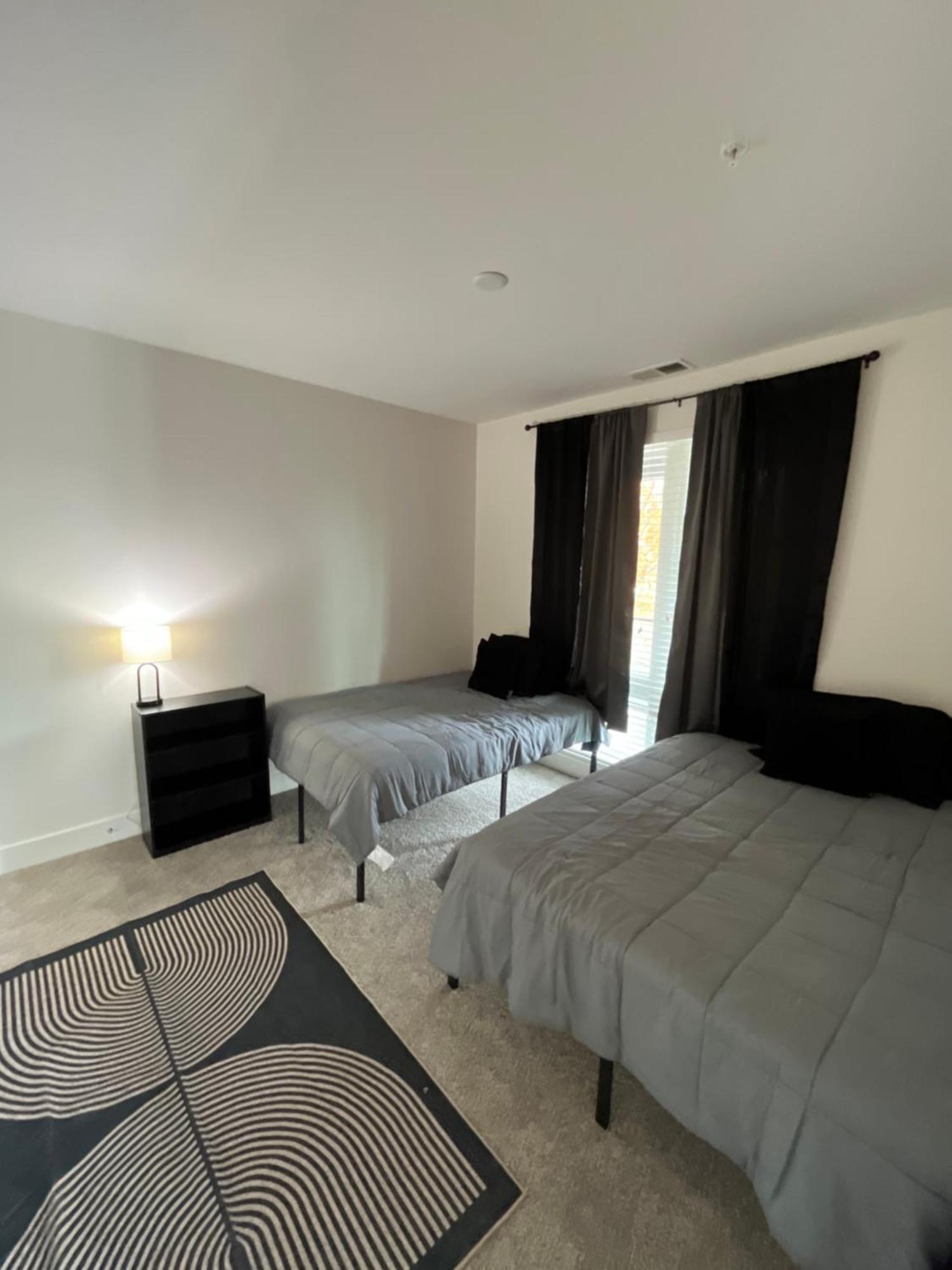 Midtown Gem Downtown Views, Spacious Balcony, Sleeps 7 * Atlanta