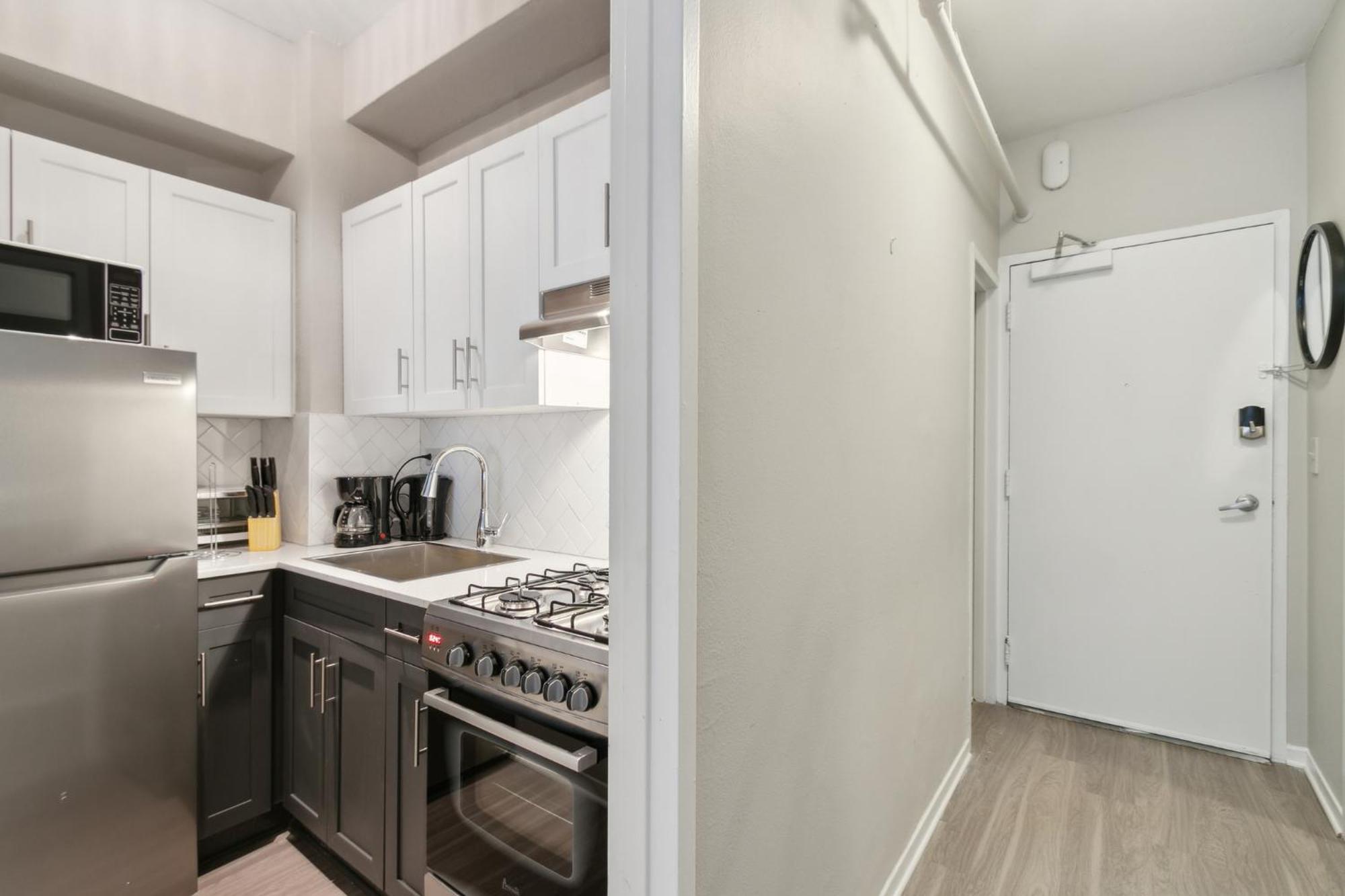 Crest At Peachtree 203 Spacious 1 Bd 1 Bth *