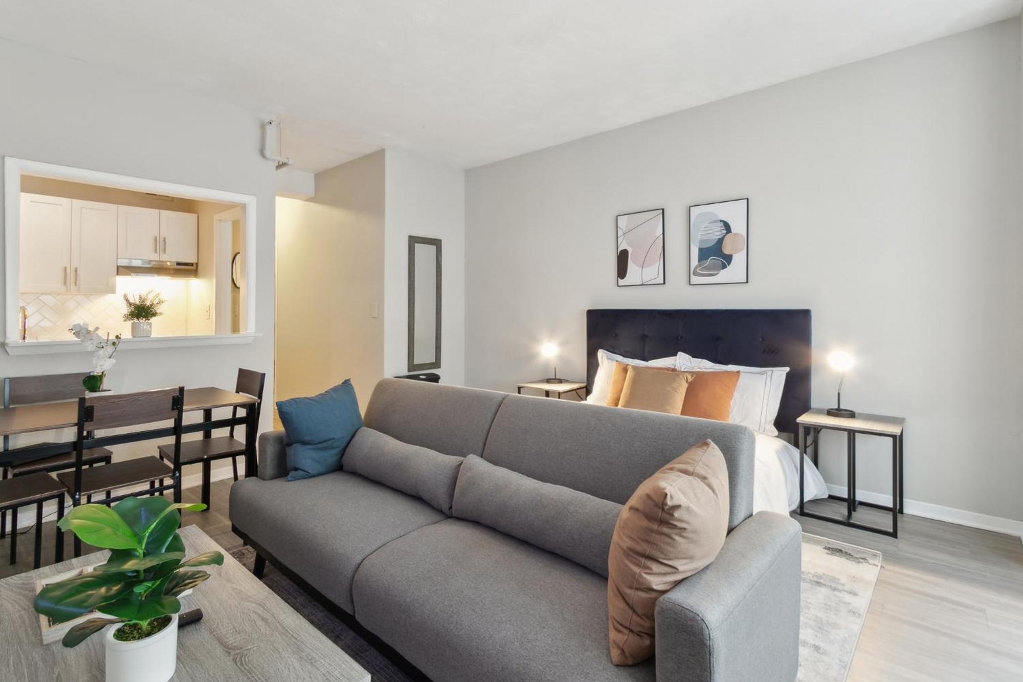 Crest At Peachtree 203 Spacious 1 Bd 1 Bth Apartment