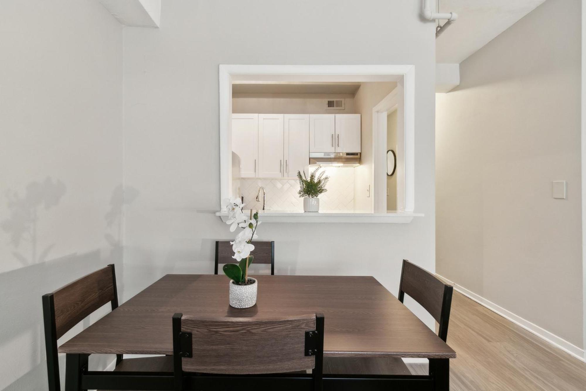 Crest At Peachtree 203 Spacious 1 Bd 1 Bth Apartment *