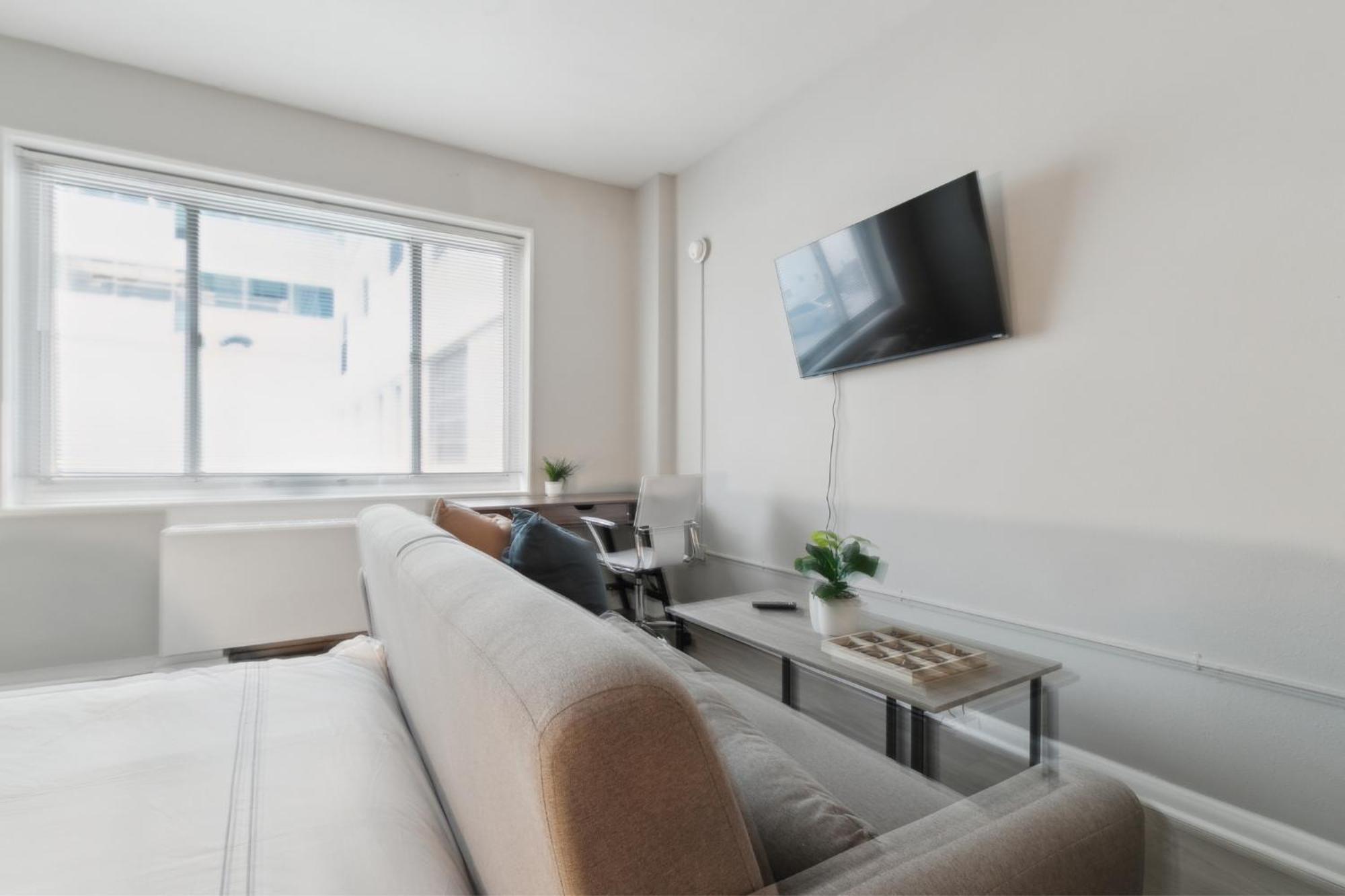 Crest At Peachtree 101 Spacious 1 Bd 1 Bth *