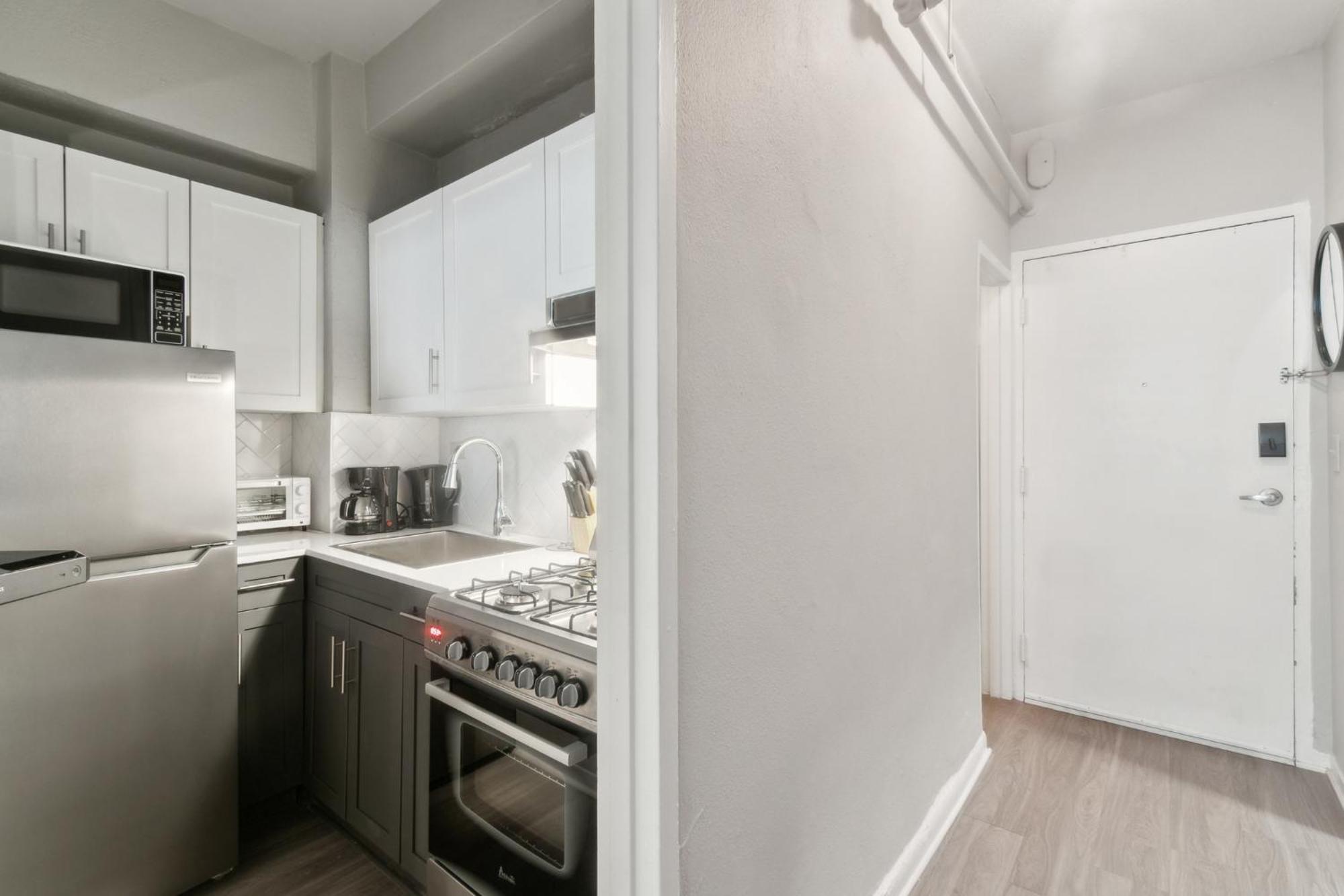 Crest At Peachtree 101 Spacious 1 Bd 1 Bth