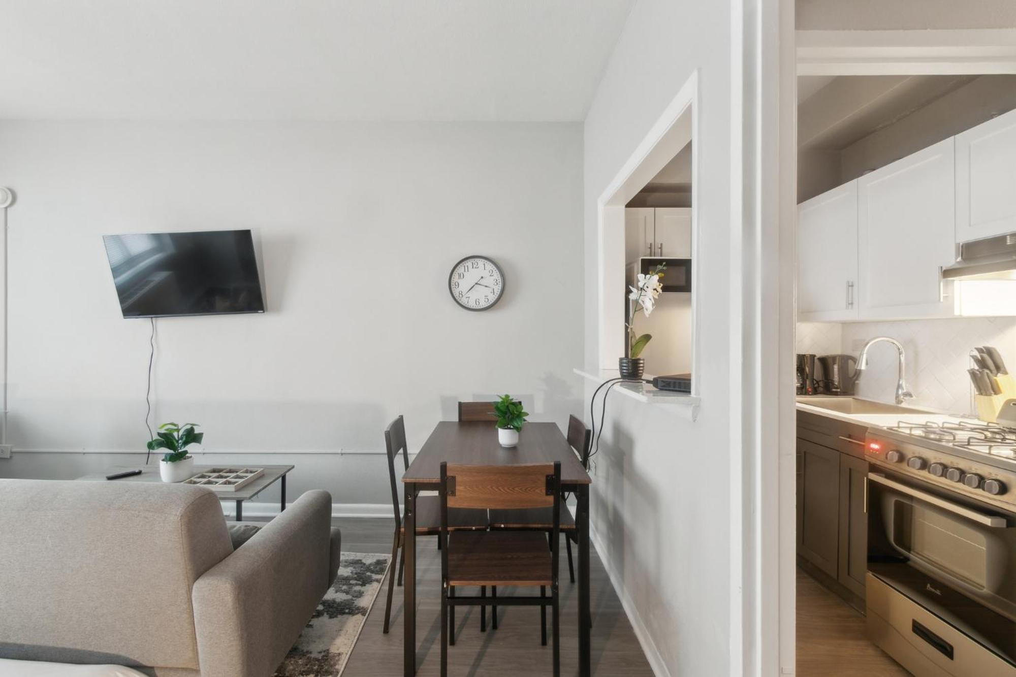 Crest At Peachtree 101 Spacious 1 Bd 1 Bth Apartment