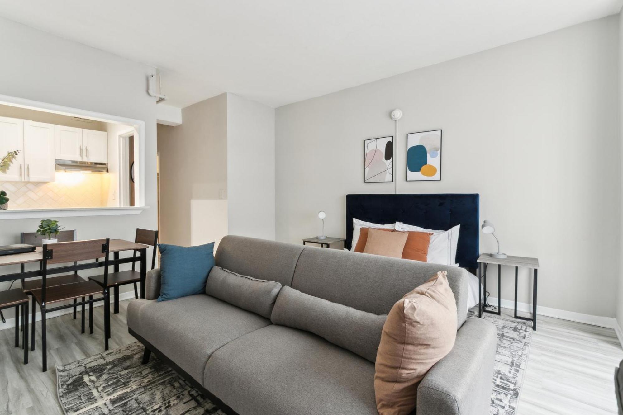Crest At Peachtree 305 Spacious 1 Bd 1 Bth Apartment *