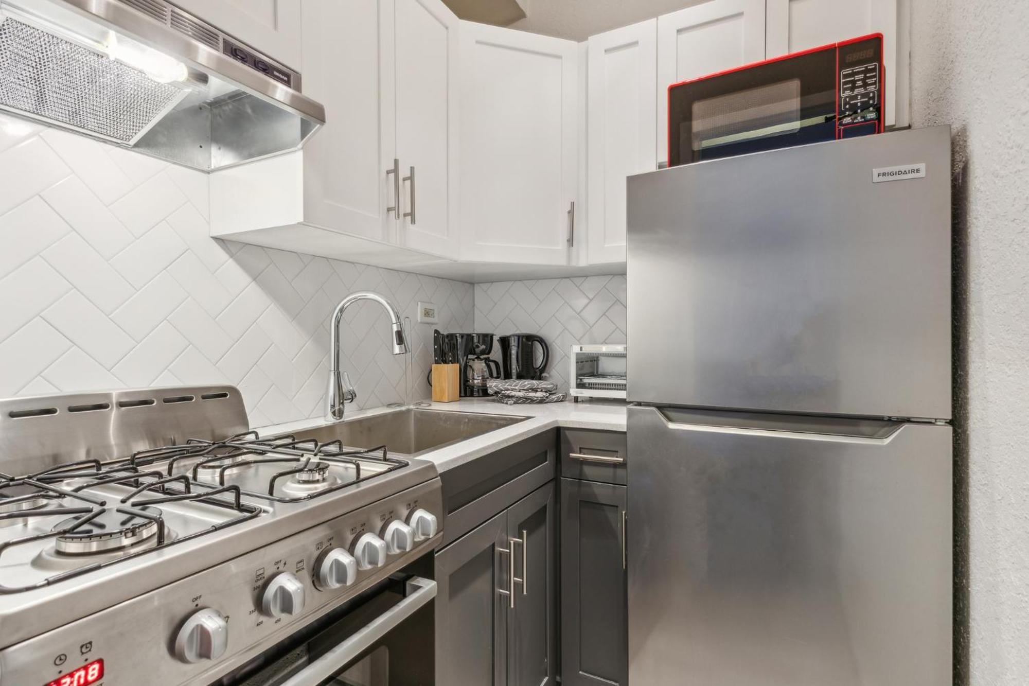 Crest At Peachtree 531 Spacious 1 Bd 1 Bth